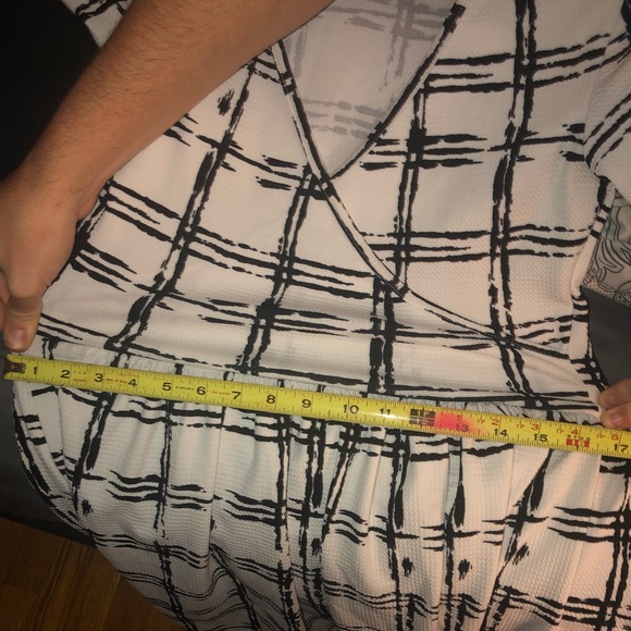 Short dress - Picture 4 of 4